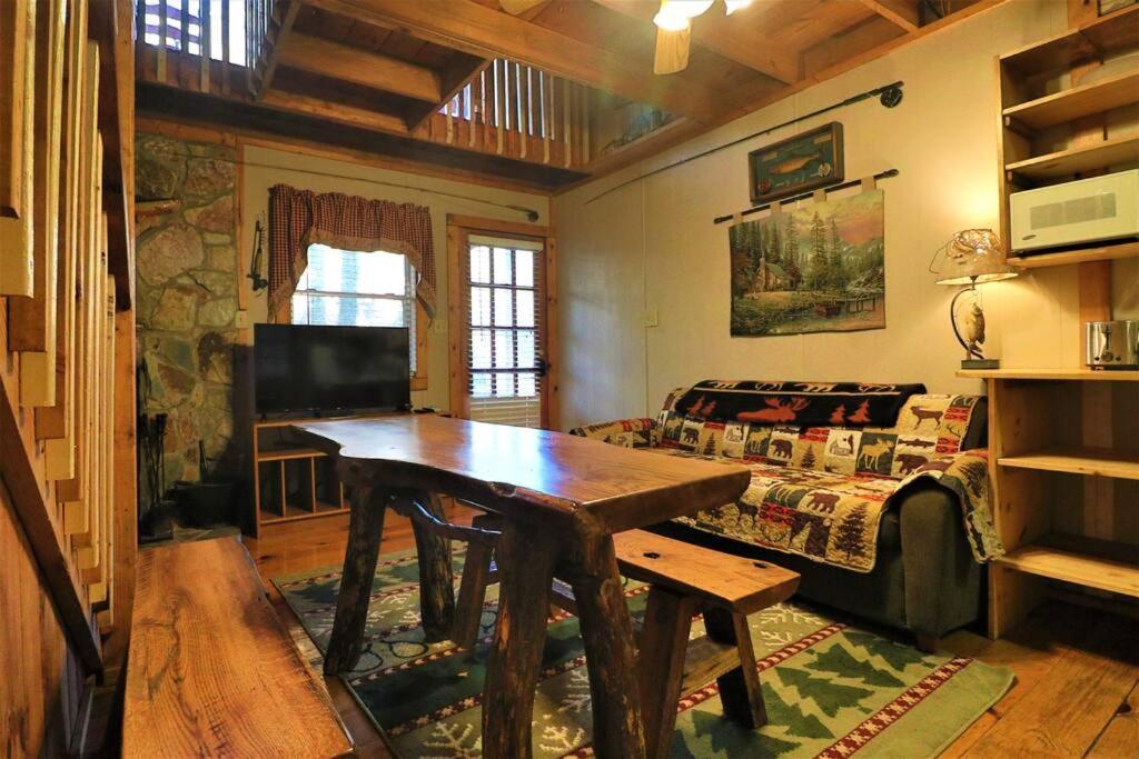 Cute Cabin Creek & Firepit #12 海伦 外观 照片