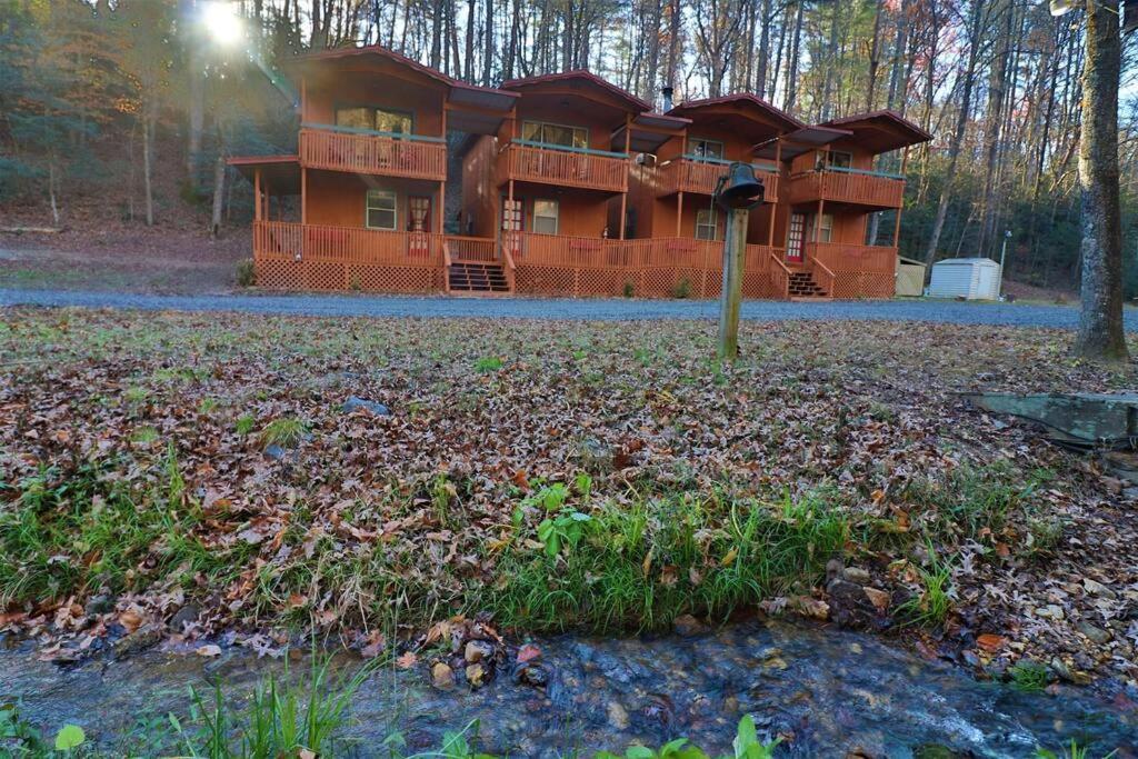 Cute Cabin Creek & Firepit #12 海伦 外观 照片